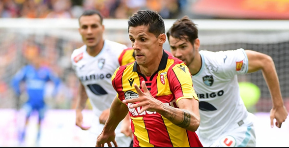  格勒诺布尔主场不败神话延续法甲奇迹