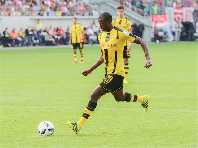  沙尔克04换帅如换刀，新帅首秀率队止住颓势